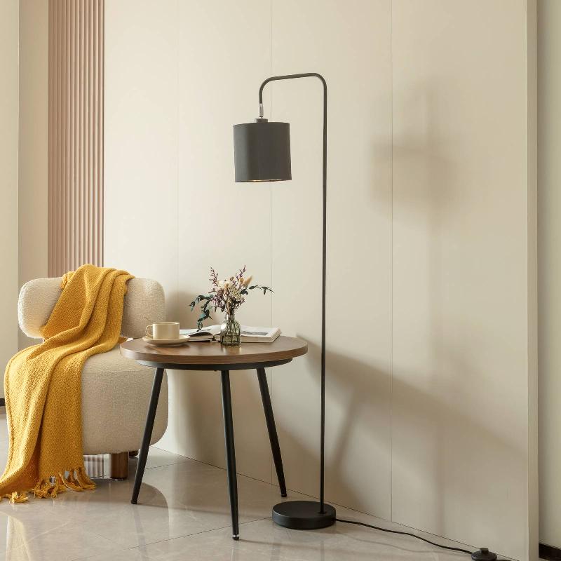 LINDBY HINAY LAMPE SUR PIED EN TISSU NOIR/DORÉ