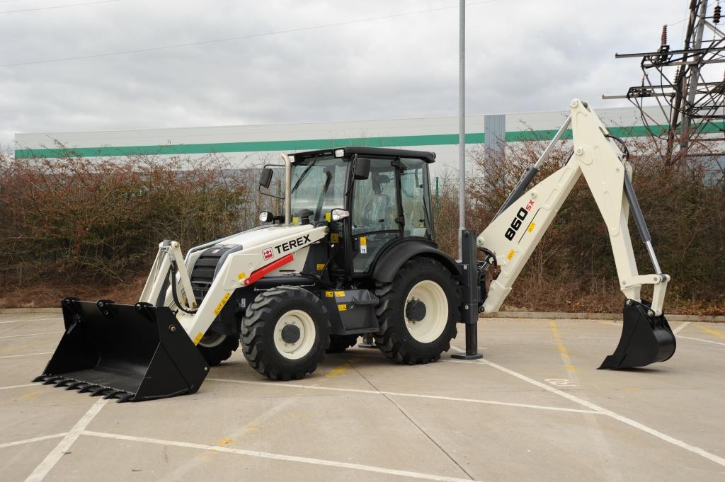 Tractopelle Terex 880 Elite - boîte powershift, commandes pilotées, 8,227 kg_0