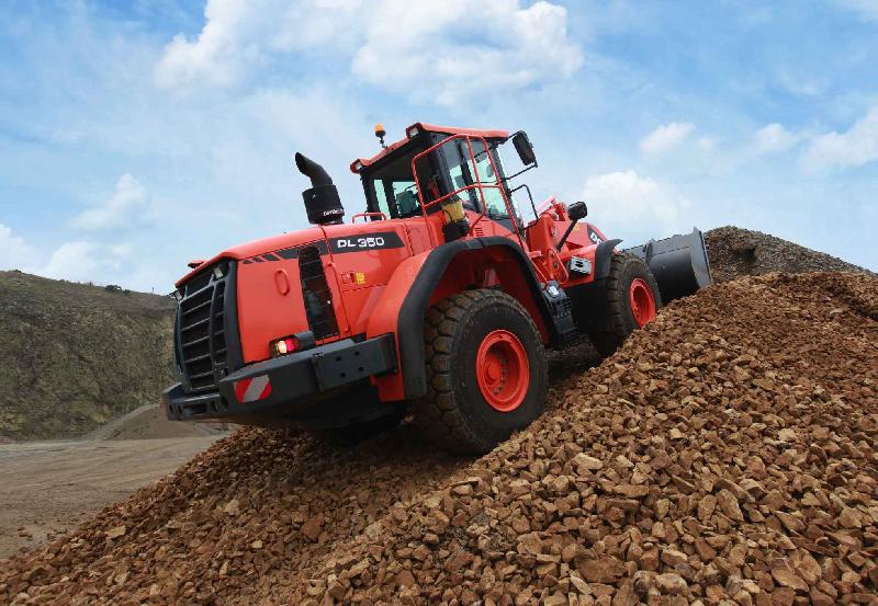Chargeuses sur pneus Doosan DL350-3 - Moteur puissant, force d'arrachement élevée - Godet de 3.5m3_0