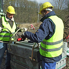Pince pour bordures BZ - galvanisée avec patins caoutchouc interchangeables_0