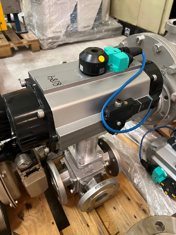 Électrovanne ATEX d'occasion inox 316 - 4 voies DN50 PN16 - Référence C8184_0