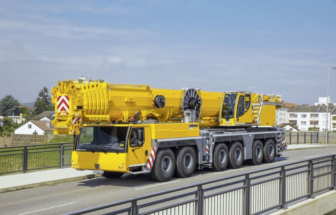 Ltm 1300-6.2 grues automotrices - liebherr - capacité de charge max 300 t_0