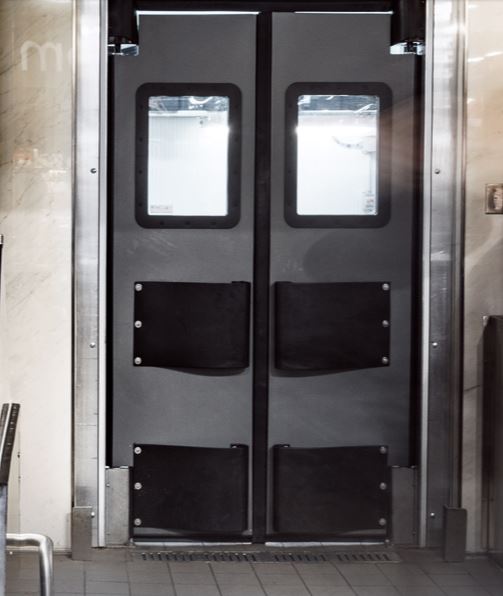 Portes à double action (battantes) - installation facile et rapide, légères et résistantes aux impacts, conformes aux normes NSF et USDA_0