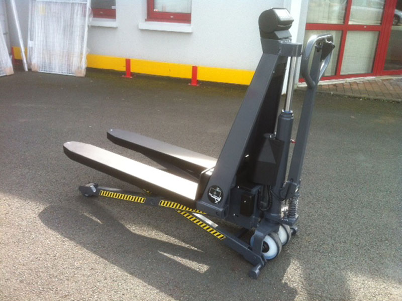 Transpalette haute levée électrique peseur en acier peint - OA HL-379S/B - 1000kg, graduation 0,5kg, précision 0,1%_0