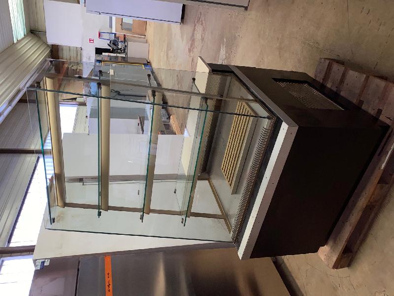Vitrine pâtissière d'occasion - 5 étages réfrigérées - couleur noir - Dimensions : L 900 x P 900 x Ht 1750 mm_0