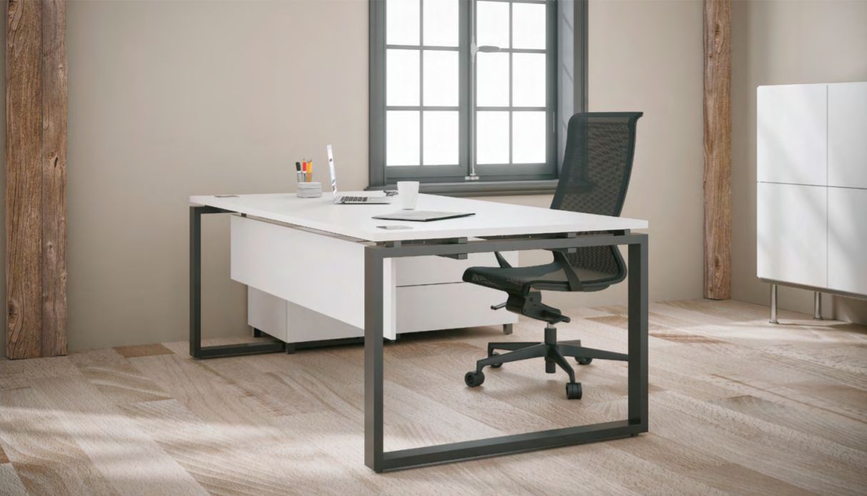 Bureau de direction design contemporain - structure avec pied ouvert et plan de travail épuré - PRESTIGE_0