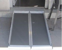Rampes pliables en aluminium - pour scooters - longueur 130 cm - charge maximale 300 kg_0