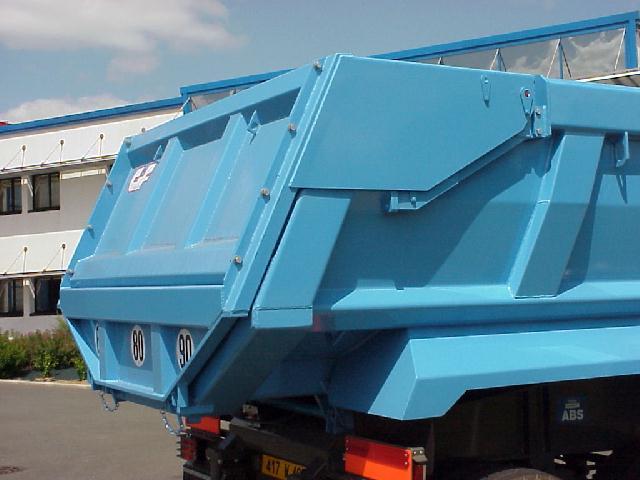 Bennes pour poids lourds - porte arrière hydraulique à très grand dégagement pour Poly2 et New Bibenne_0
