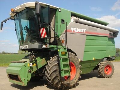 Moissonneuse batteuse fendt 5220_0