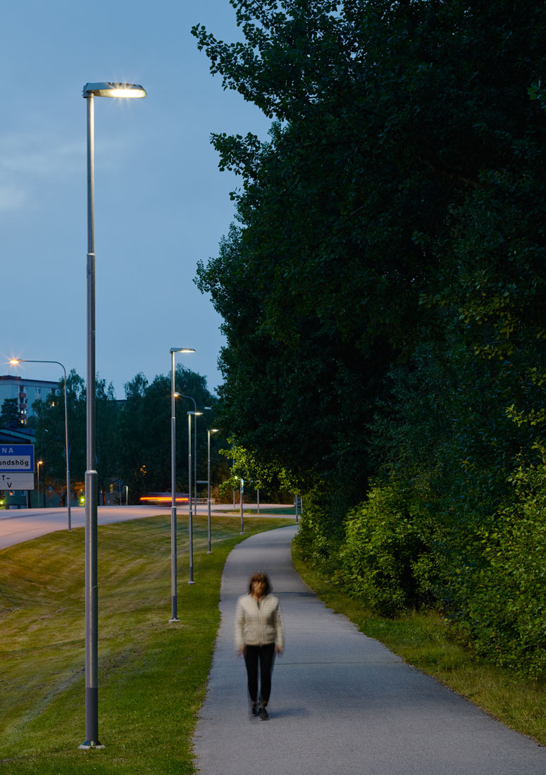 Luminaire d'éclairage public Evolume 1 740 CLO nocturne 2 - LED 62W 6300lm - Aluminium - Hauteur conseillée 8m_1