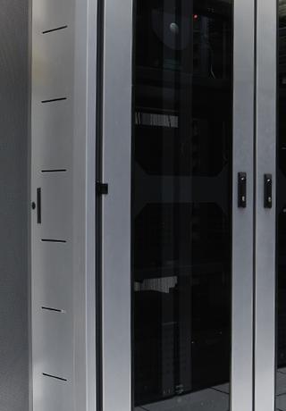 Armoire ou baie informatique pour locaux informatiques, salles serveurs et data centers - système ATS_0