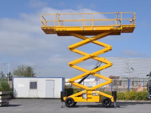 Nacelle ciseau Diesel en location, hauteur de travail: 15.11 m, idéale pour les travaux extérieurs - NAL-DIEL-CIX-15M_0