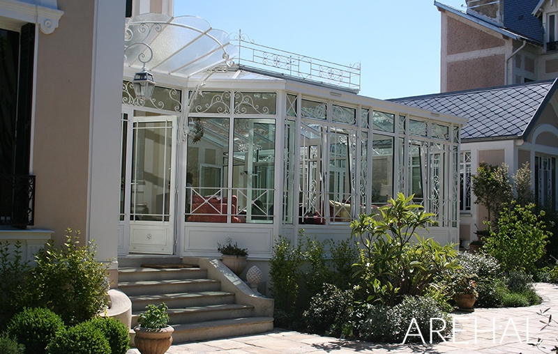 Véranda sur mesure style victorien - Marquise et décorations en ferronnerie d'art_0