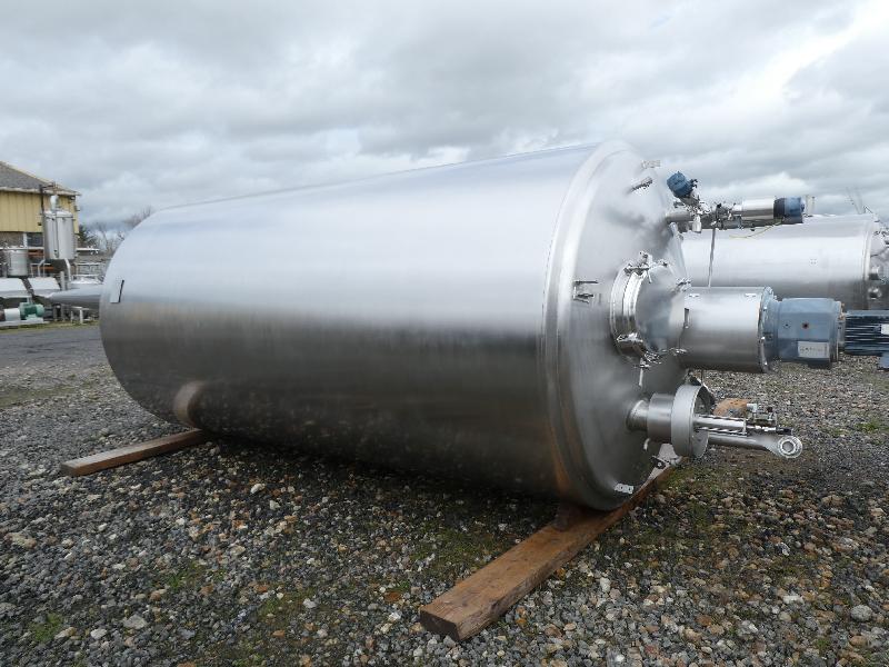 Cuve GOAVEC 12000 L - CUV382 - Inox 304 L - Agitation centrale et tri-pâle - 1999_0