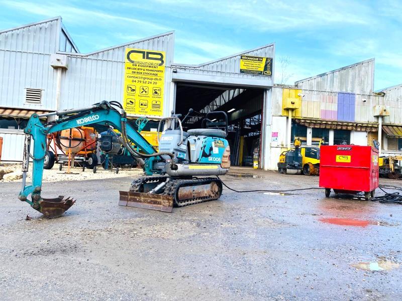 KOBELCO Mini pelle électrique SK007_0