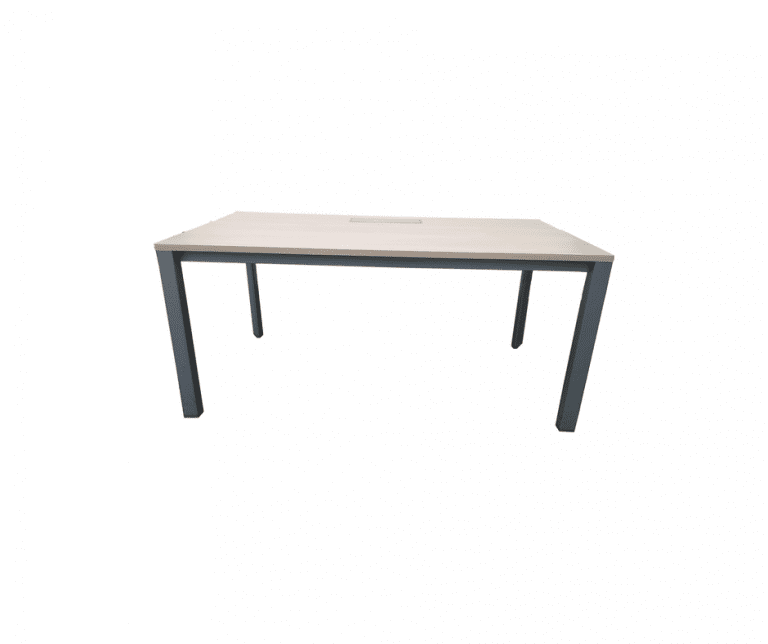 Bureau droit beige d'occasion - design avec espace pour câbles - 160×90_0