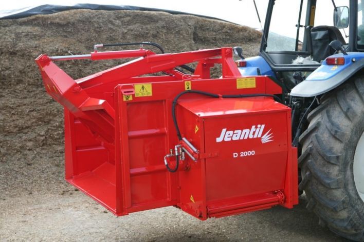 D 2400 - Désileuse portée Jeantil - capacité 2.4 m³ - longueur intérieure 1.60 m_0