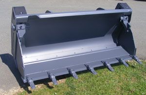 Godet 4 en 1 série A & A2 - Lamy Les Constructeurs - Largeur de 1,50m à 2,20m - Pour petites chargeuses et télescopiques_0