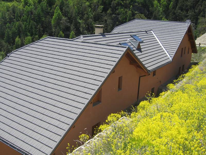 Toitures de montagne aspect traditionnel - GERARD®, METROTILE® et DECRA®_0