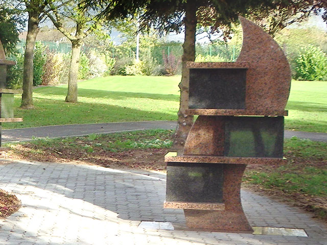 Columbarium colonne flamme - de 6 cases - droites ou orientées à 45°_0