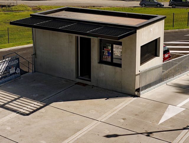 Local préfabriqué en béton pour déchèterie_0