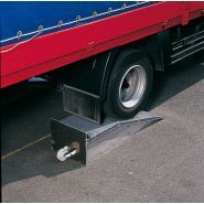 Rampe de trottoir en aluminium - Stoecklin Logistik - avec roulette fixe et protection de franchissement_0