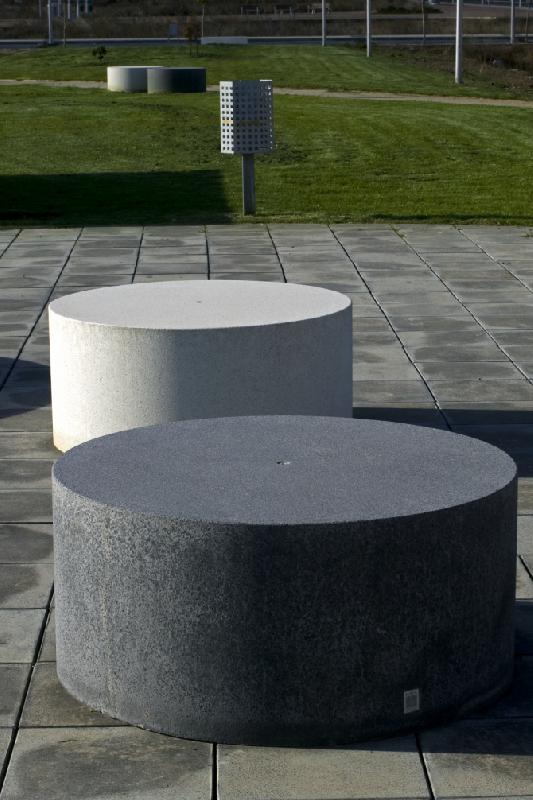 Banc en béton SOL - Banc cylindrique en ciment blanc et gris - Diamètres disponibles_0