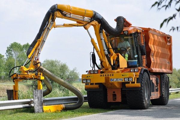 Épareuse Kantonnier - Herder - Portée de 6,70 m - avec fonction d'aspirateur_0