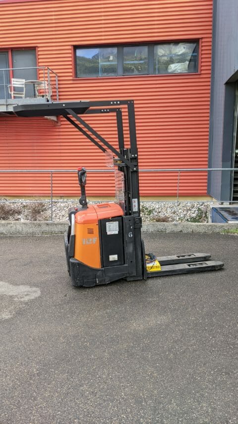 Gerbeur électrique d'occasion Toyota 7SLL12.5F - 1250 KG - hauteur de levage 2350 MM - année 2010_0
