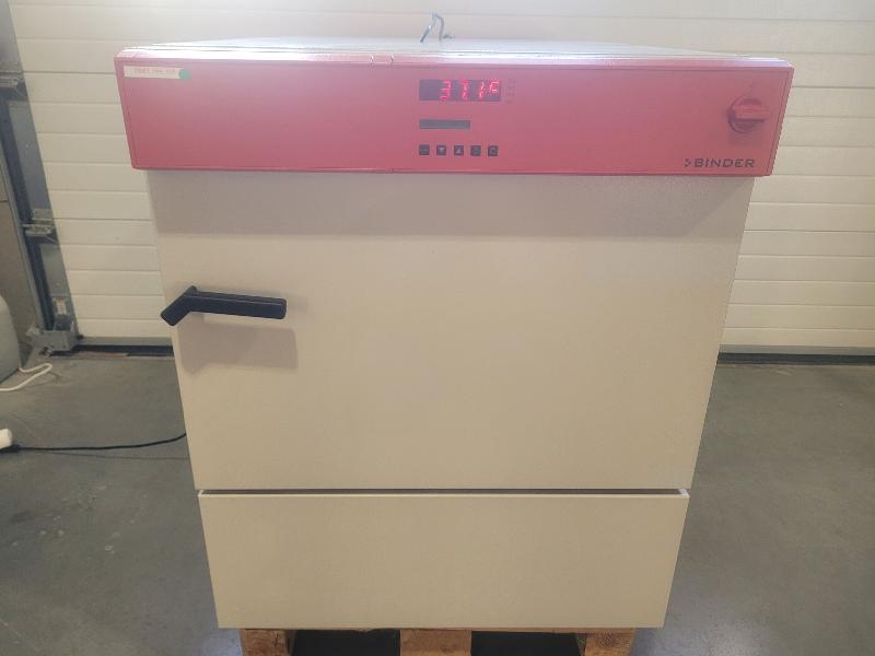 Incubateur / étuve réfrigéré BINDER KB-115 avec convection forcée 100°C_0