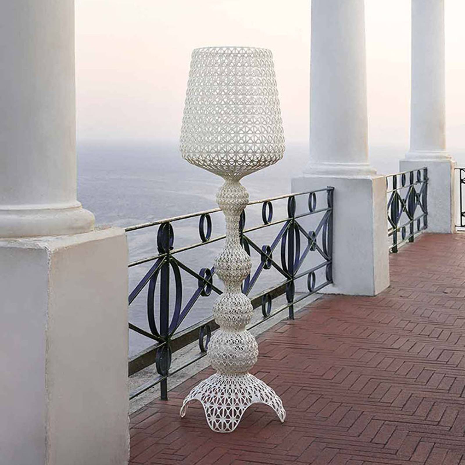KARTELL LAMPADAIRE D’EXTÉRIEUR LED KABUKI EN BLANC
