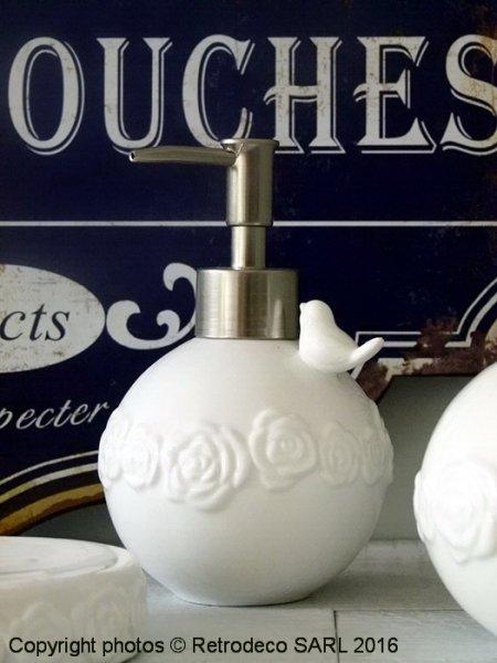 Distributeur de savon en porcelaine - forme boule - roses et oiseau - déco cosy et shabby chic_0
