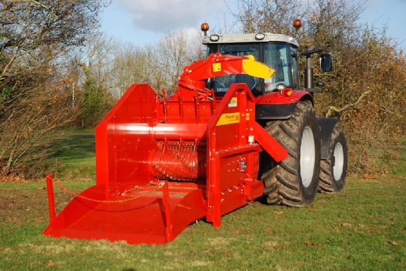Pailleuse portée ou semi-portée T808/T8080 SC Dual Chop - goulotte orientable et commandes électriques_0