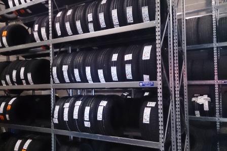 Rayonnage à pneus - Stockage pour pneus et jantes de voiture et poids lourds_0