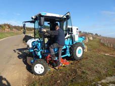 809 t4i - tracteur enjambeur - bobard - à  4 roues motrices à transmission hydrostatique_0
