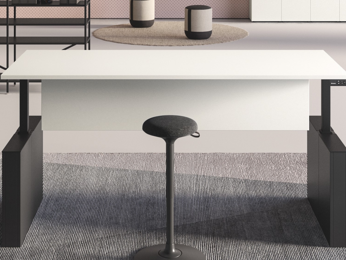 Bureau assis-debout intelligent WINGLET - réglable électriquement ou avec bouton push_0