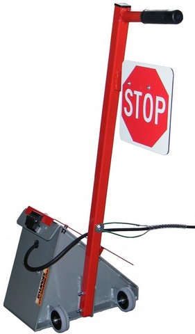 Cale de sécurité pour poids-lourds - mécano-soudée, avec options roulettes, panneau STOP et contact électrique_0
