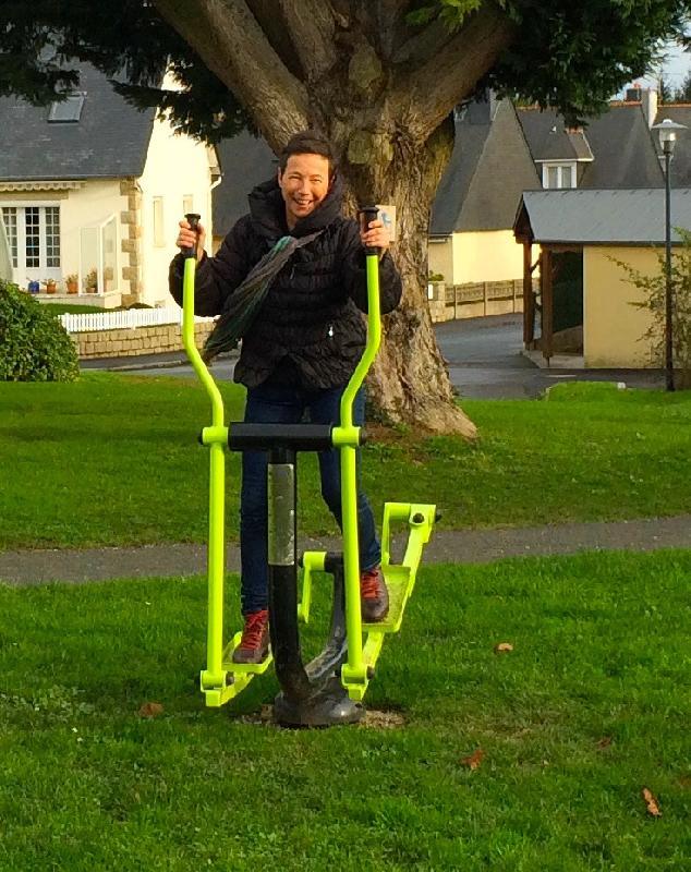 Vélo elliptique extérieur en acier galvanisé avec accessoires et application mobile_0