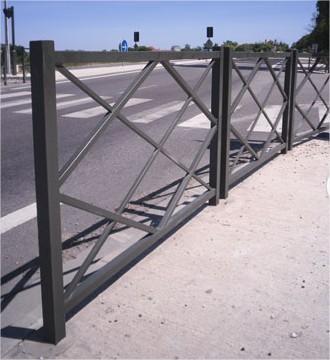 Barrière de ville losange - robuste et sobre - longueur 1500 mm_0