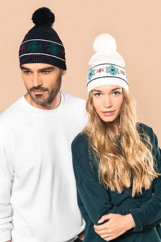 Bonnet motifs de Noël avec pompon - Réf: KP558 - Disponible en plusieurs couleurs_0