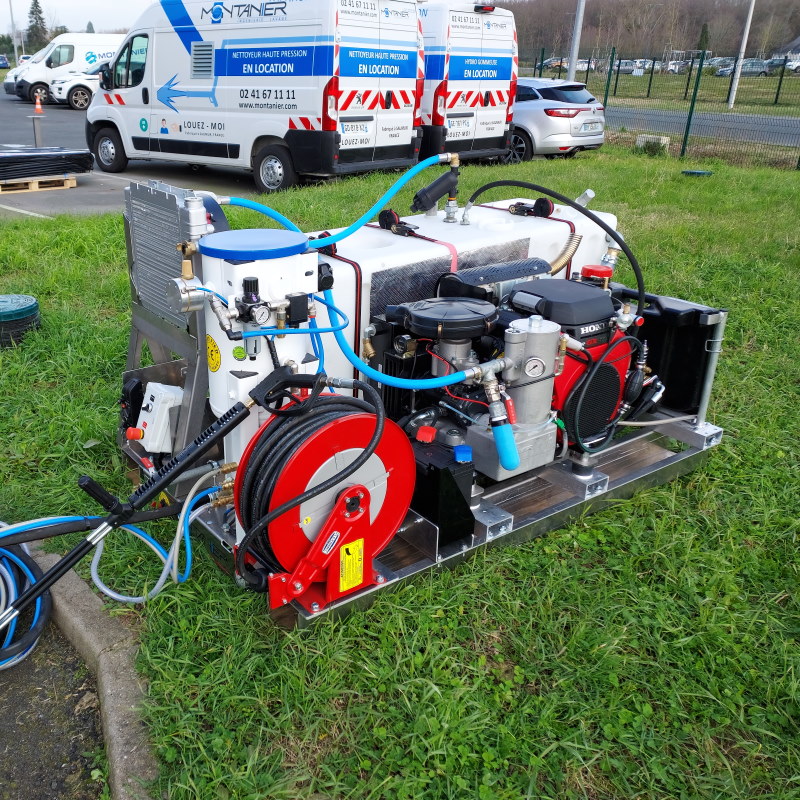 Hydrogommeuse haute pression eau froide essence compacte destinée au nettoyage des mobiliers urbains_0