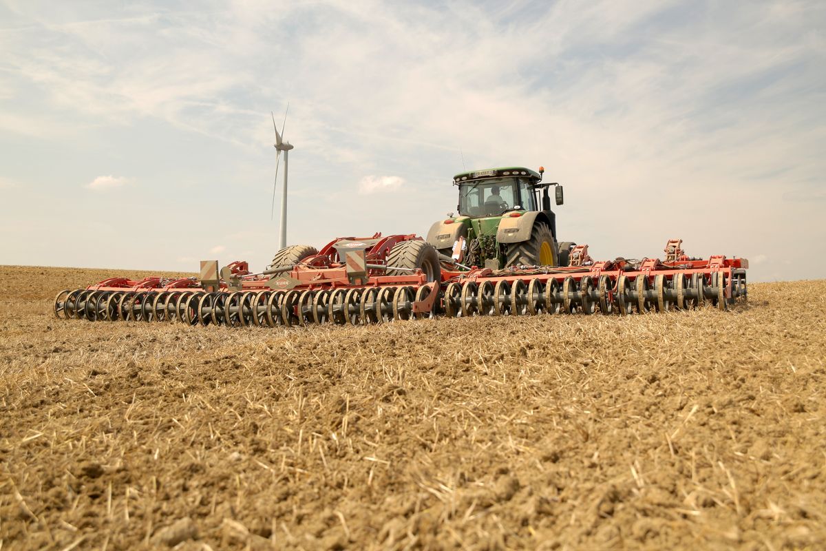 Déchaumeur optimer l - kuhn - largeur de travail 9 et 12 m - puissance necessaire maxi 450 et 600 ch_0