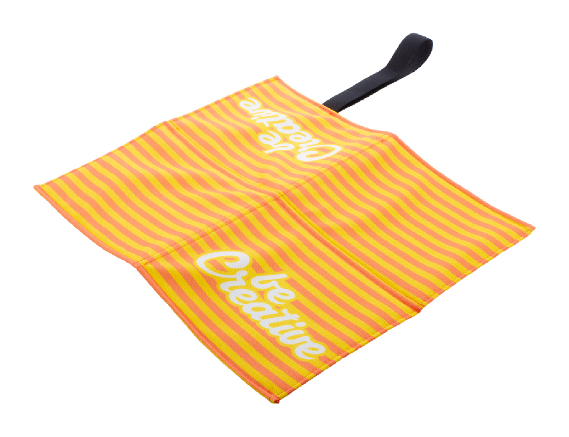 Coussin de stade pliable sur mesure - Polyester 600D RPET avec fond isolant en aluminium_0