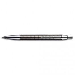 PARKER STYLO BILLE MOYENNE IM PREMIUM CORPS GUN MÉTAL GRIS CISELÉ, ATTRIBUTS CHROMÉS (CT)