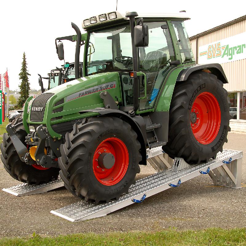 Rampes d'exposition pour tracteur agricole - Charge max 50 tonnes_0