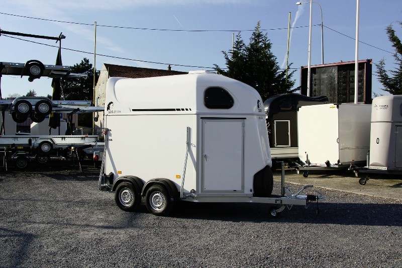 Van à chevaux 2 places - Cheval Liberté GT2 White Edition - tout équipé avec plancher alu et options_0