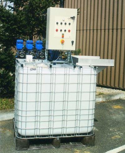 Station de préparation de réactif Manufloc type 8810 - Cuve 1000L - Pompe doseuse 55-130 ou 330 L/h_0