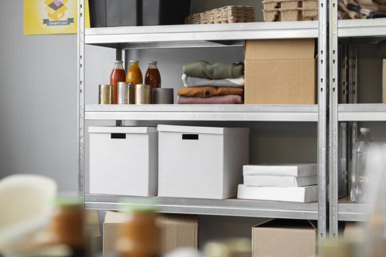 Tablettes en métal, en bois ou en plastique, pour une organisation optimale de votre espace_0