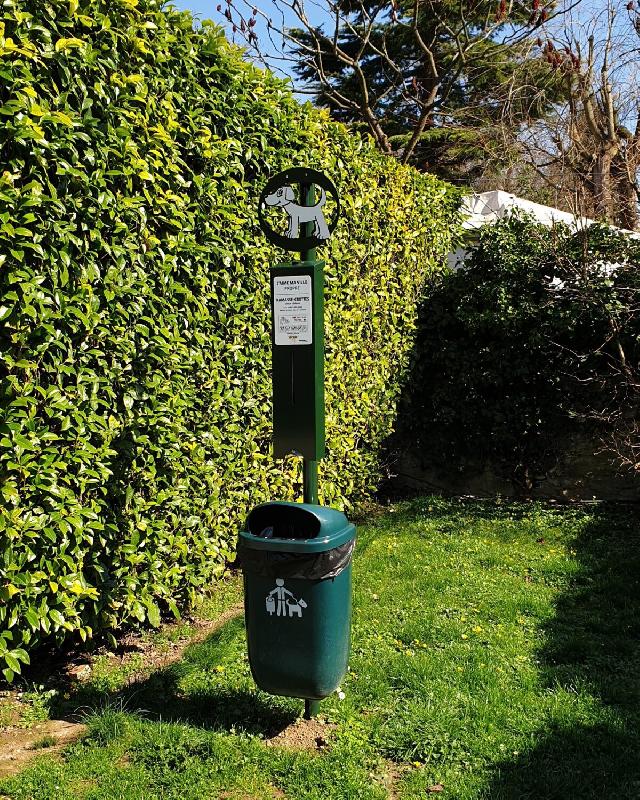 Borne d'Hygiène Canine Eco - Aluminium - Hauteur 190cm - Distributeur de Sachets et Corbeille en PEHD - Pictogramme de Propreté_0