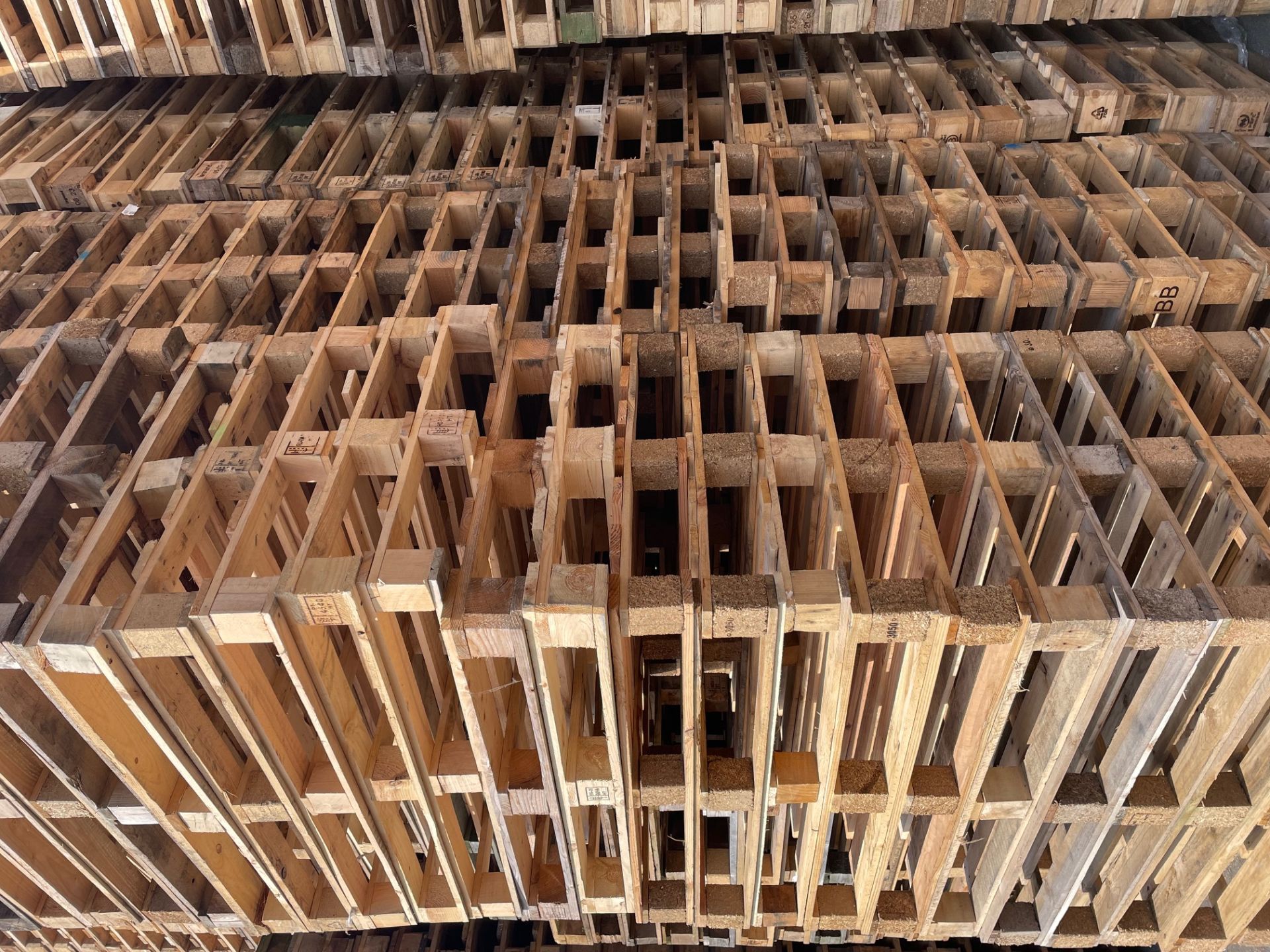 Palette d'occasion en bois pour le transport et le stockage - Dimensions 80x120, 100x120, 80x100, palette CP_0